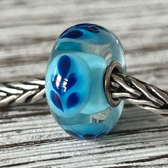Trollbeads Jewelry - TROLLBEADS Blue Leaves Unique LAA 925S Preloved Excellent!